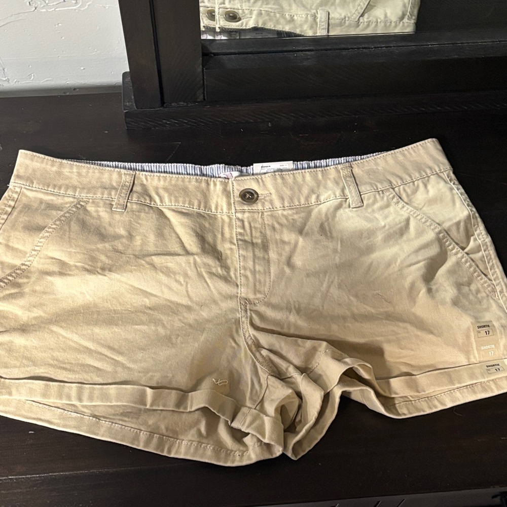 SO Women's Tan Shorts NWT